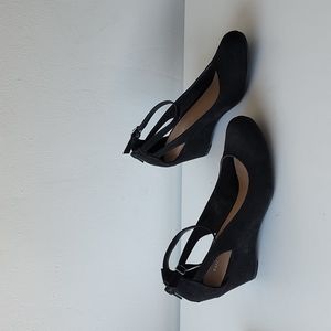 Macys Sun + Stone low wedge black size 7 sandal w zipper back close. Never worn